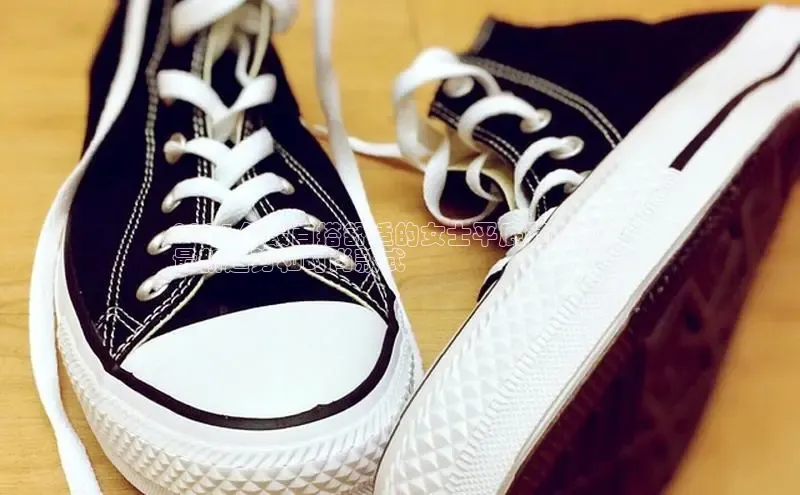 Bsports网页版登录入口百度智能门户2024 年最百搭舒适的女士平底鞋指南：
最新趋势和时尚款式