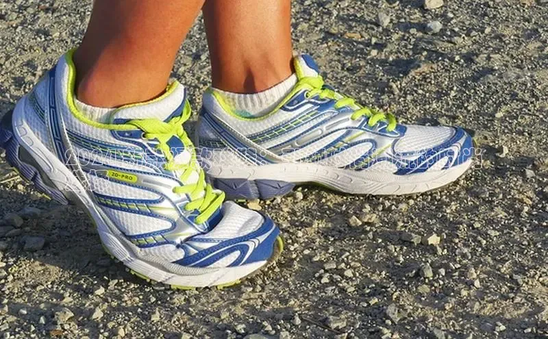 Bsports手机版同程2024 新款爆款球鞋：引领时尚潮流的时尚
选择