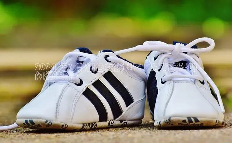 B—sports必一路畅科技2024 年爆款银色女孩鞋子：时尚前沿的
闪耀选择