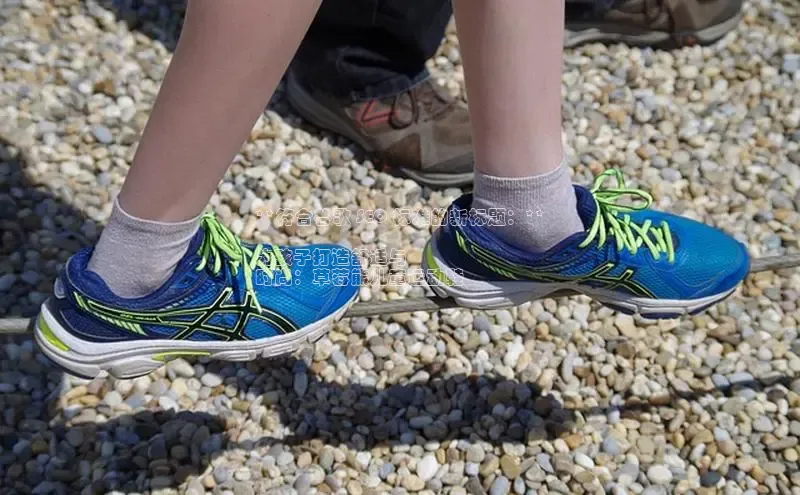 必一运动官网登录入口百度大脑**符合谷歌 SEO 标准的新标题：**

为孩子打造舒适与
时尚：草莓熊儿童运动鞋