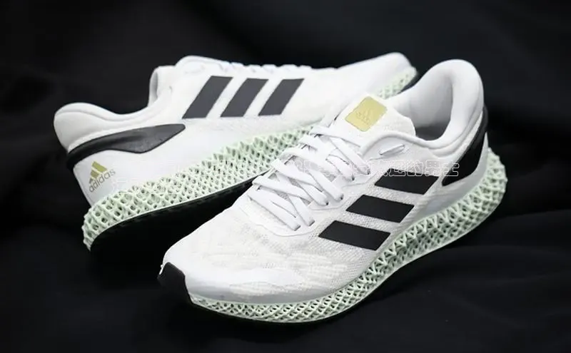 b体育旧版手机版每日互动**在运动场上驰骋：2023 年最受欢迎的男士
运动鞋品牌**