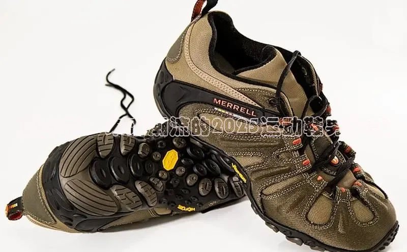 劲步云：未来潮流的2025运动鞋男女款